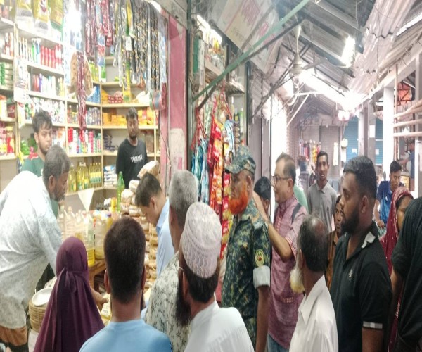 Market inspections conducted by the Directorate of National Consumer Rights Protection, Khulna, and the Bangladesh Food Safety Authority, Khulna, with the aim of ensuring pure and safe food.